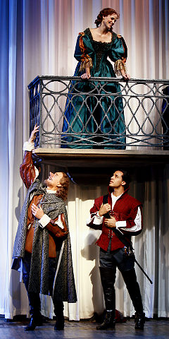cyrano_balcony