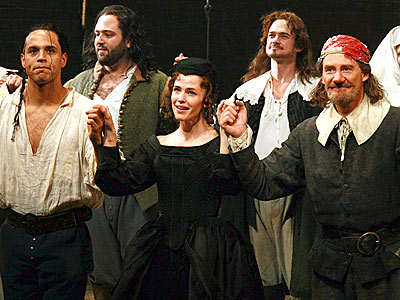 cyrano_ovation
