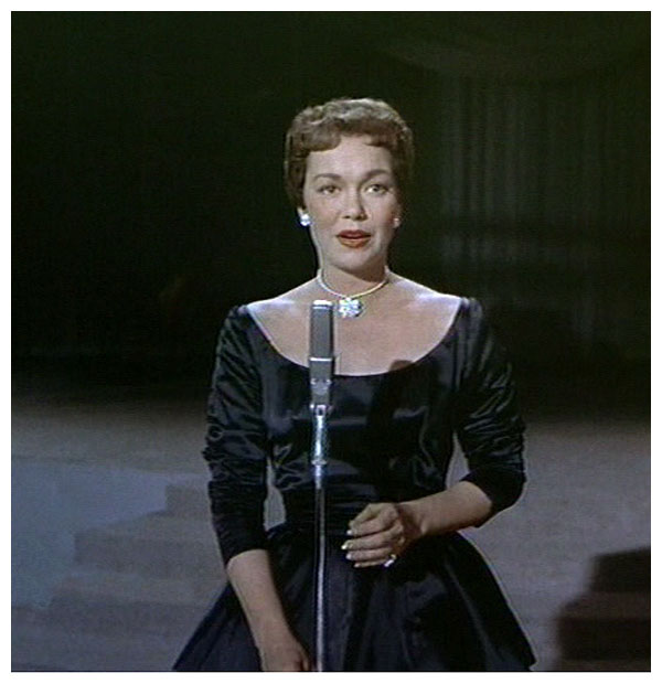 lucy_gallant_fashionshow